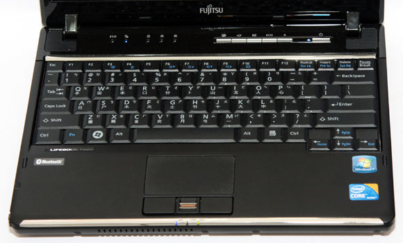 [Fujitsu] 羽量Core i7 富士通 P770A 評測